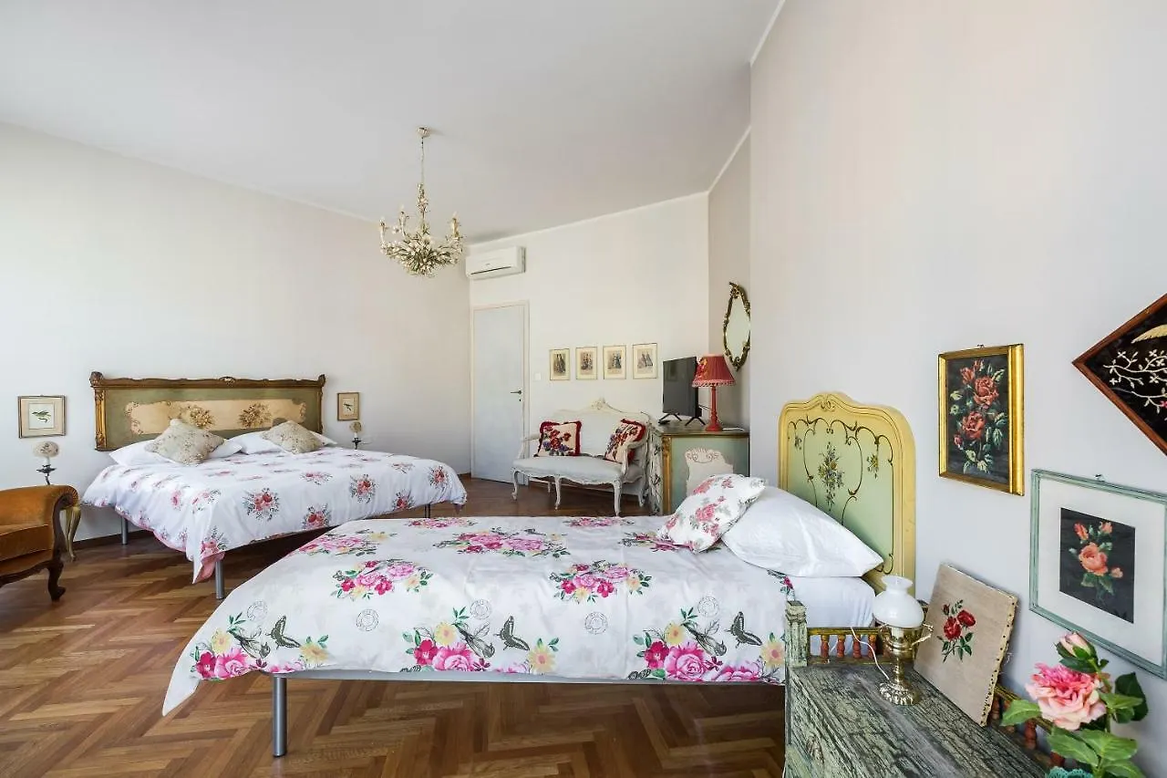 La Casa Dei Fiori Apartment Bologna Italy