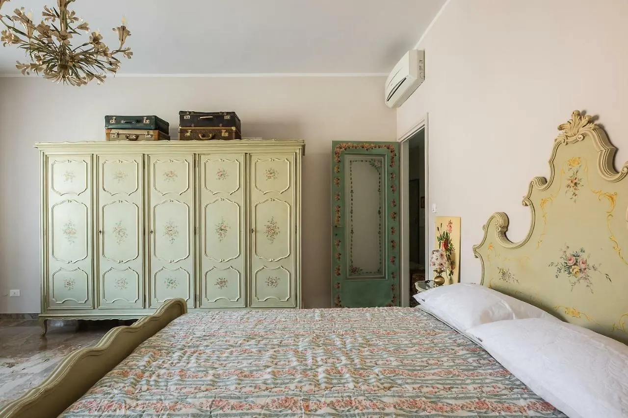 La Casa Dei Fiori Apartment Bologna Italy