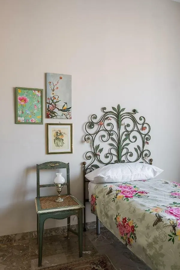 La Casa Dei Fiori Apartment Bologna 0*,  Italy