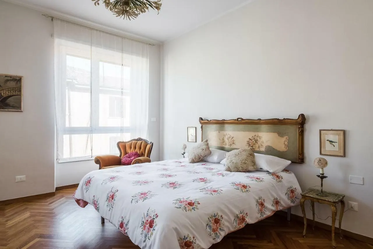 La Casa Dei Fiori Apartment Bologna 0*,